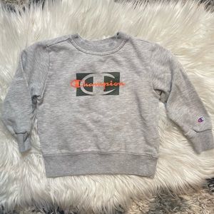 🛑SOLD🛑Champion Boys 4T Crewneck Sweatshirt